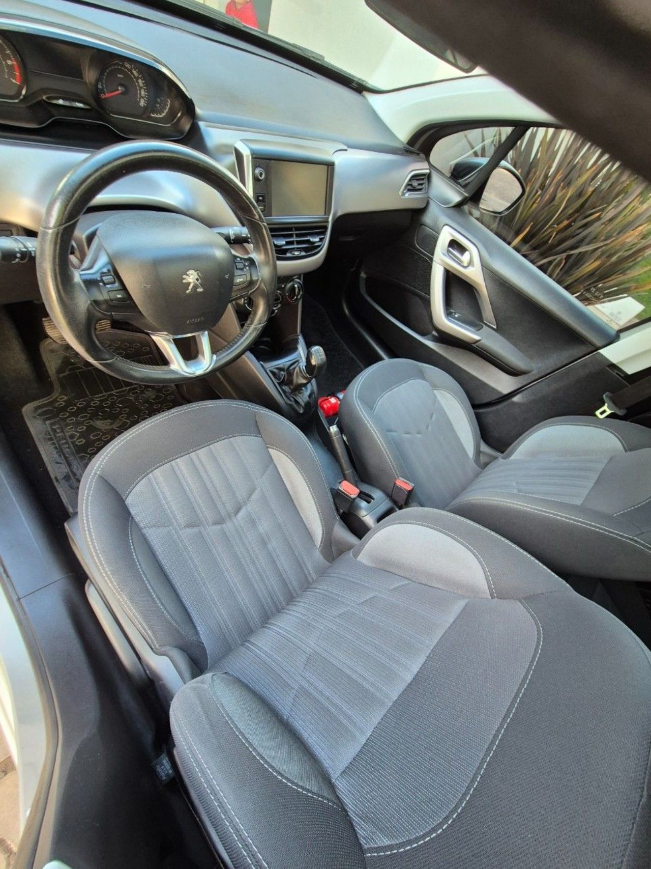 Peugeot 208 Usado en Mendoza, deRuedas