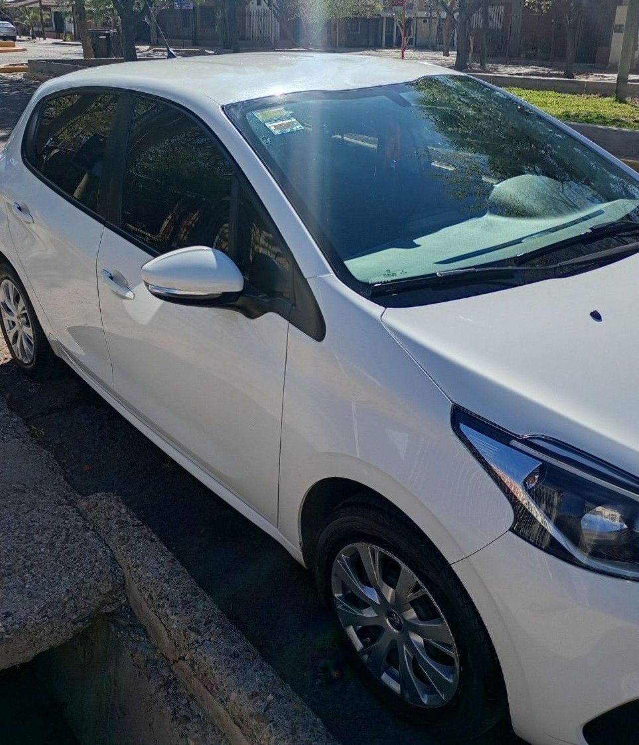 Peugeot 208 Usado en Mendoza, deRuedas