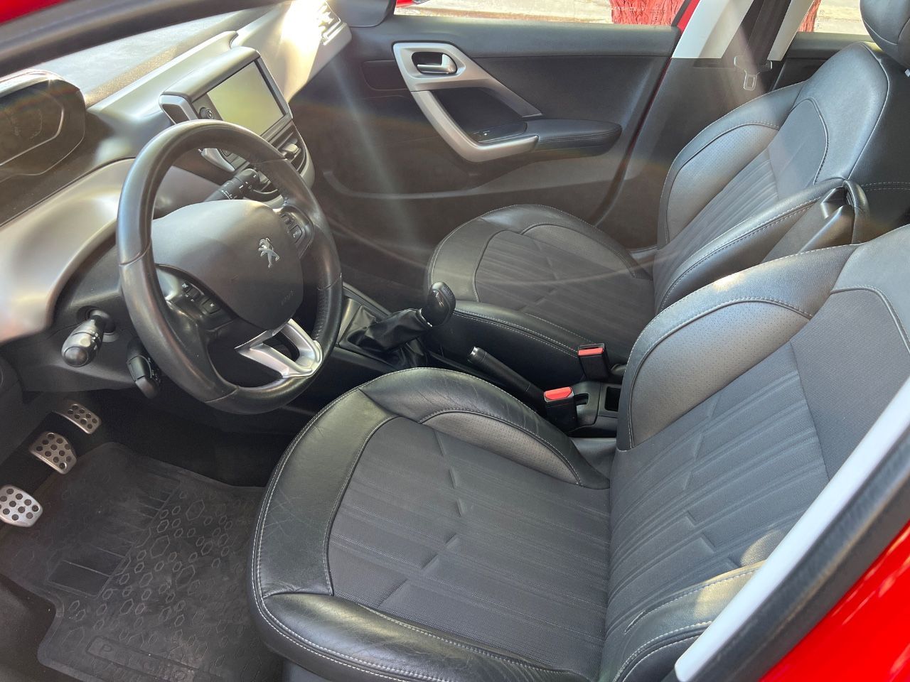 Peugeot 208 Usado Financiado en Mendoza, deRuedas