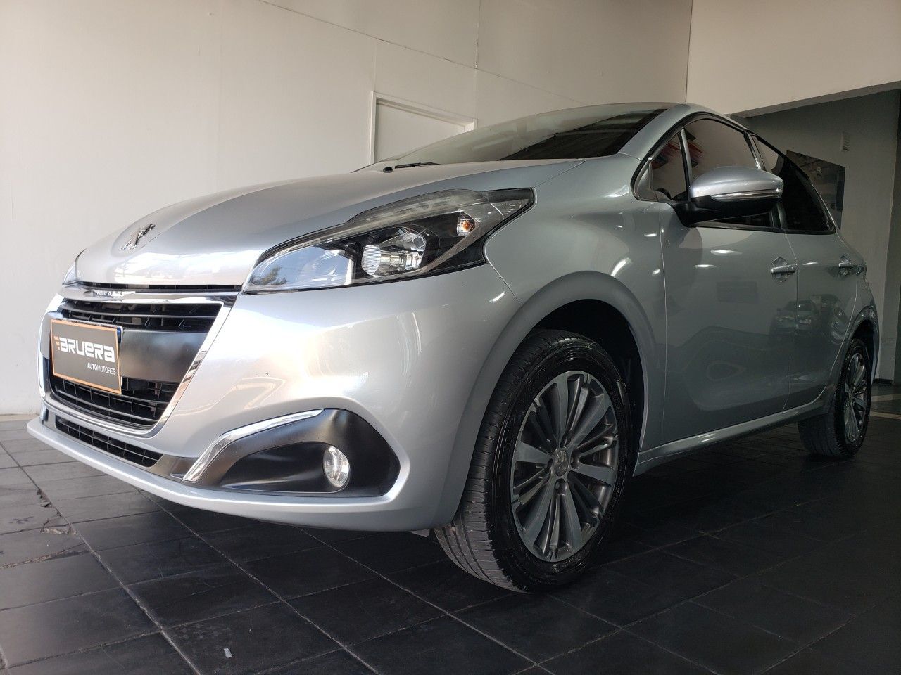 Peugeot 208 Usado Financiado en Mendoza, deRuedas