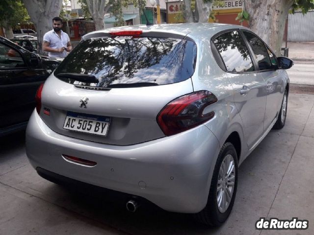 Peugeot 208 Usado en Mendoza, deRuedas