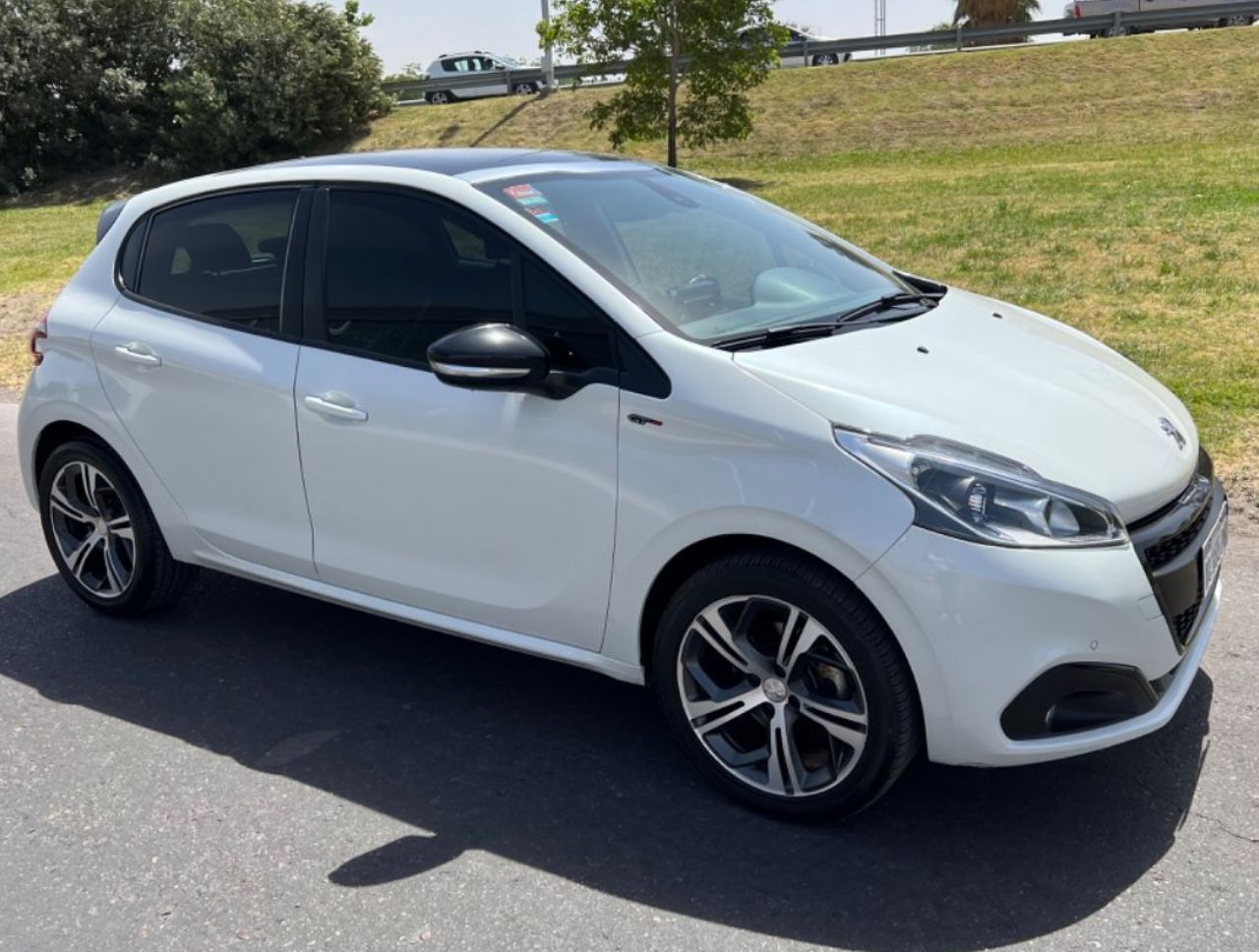 Peugeot 208 Usado en San Juan, deRuedas