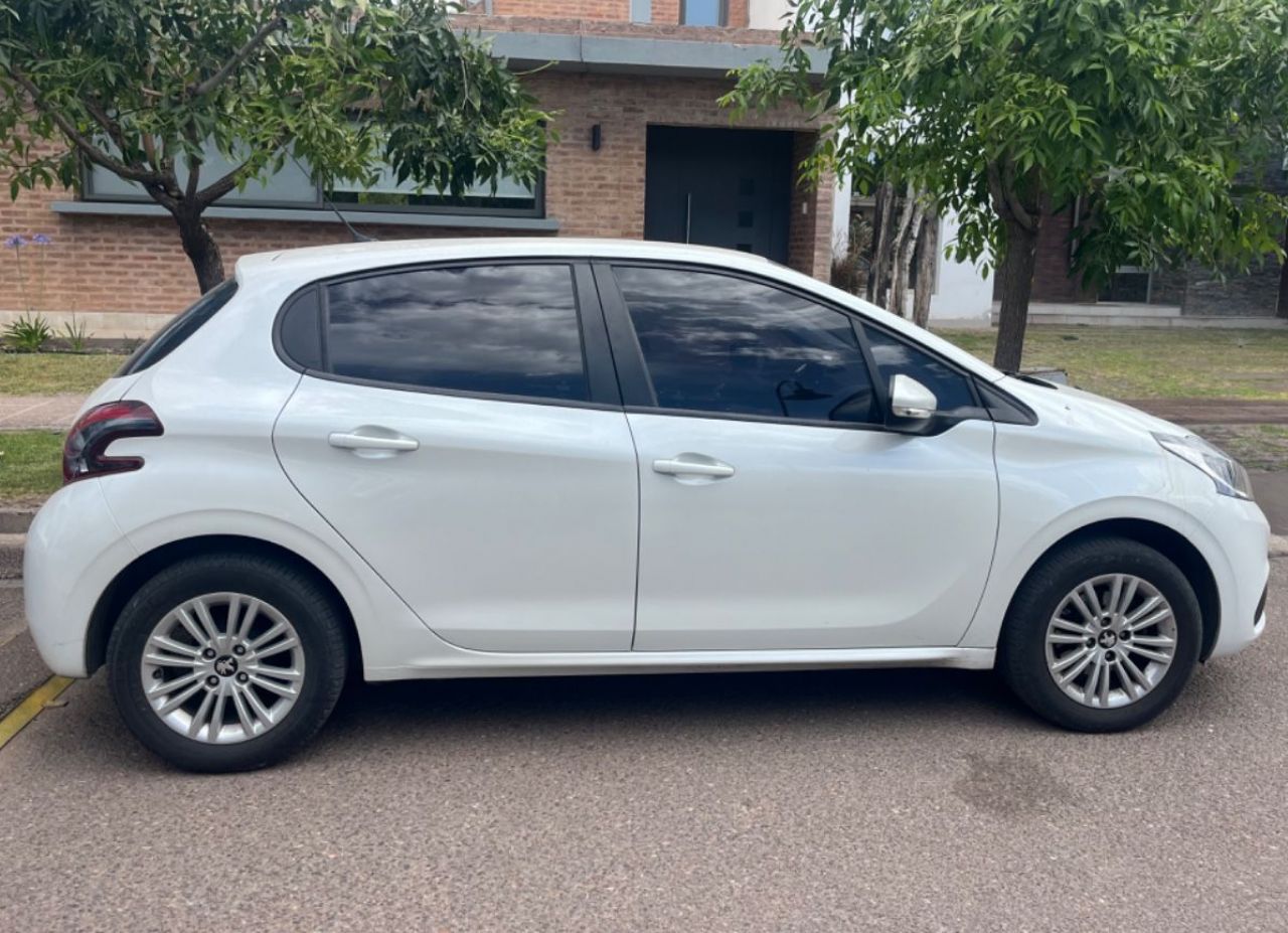 Peugeot 208 Usado en Mendoza, deRuedas