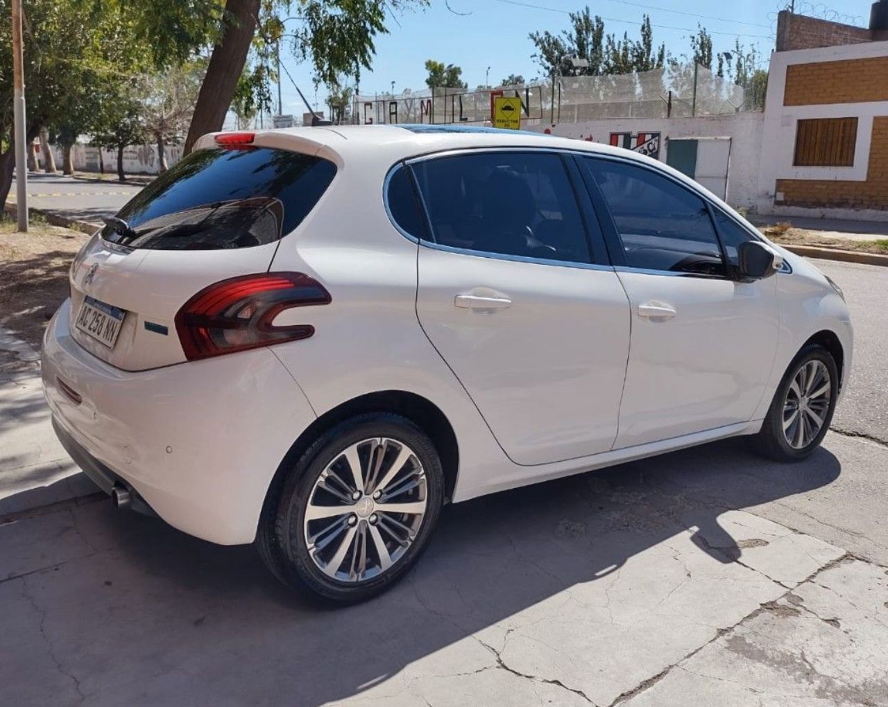 Peugeot 208 Usado en Mendoza, deRuedas