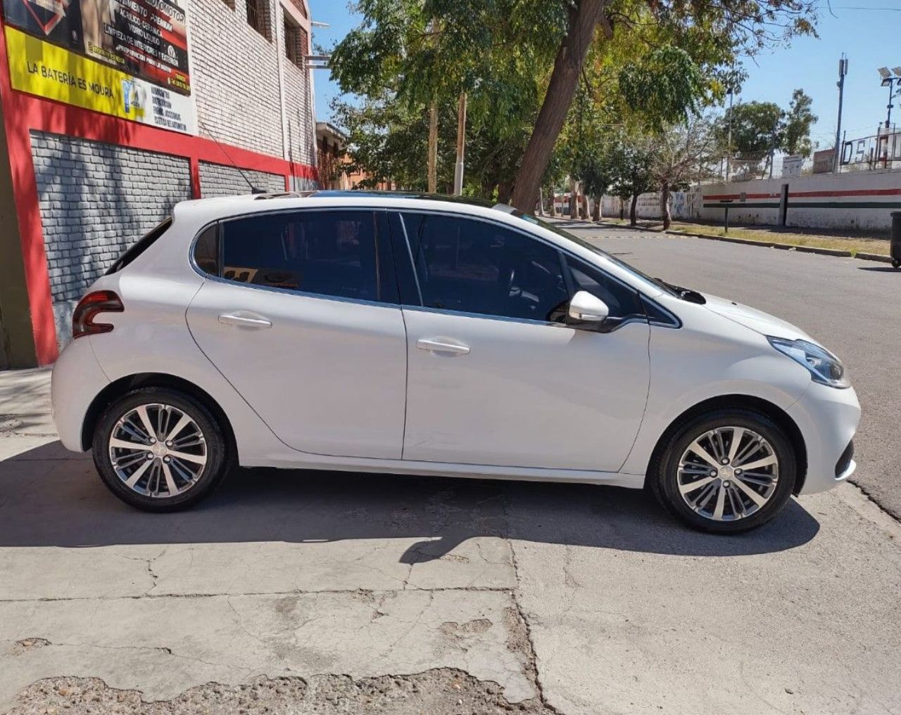 Peugeot 208 Usado en Mendoza, deRuedas