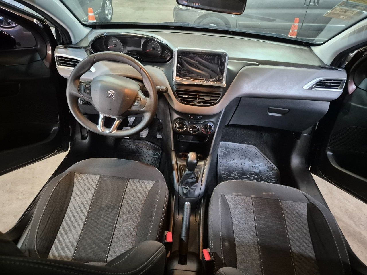 Peugeot 208 Usado Financiado en Mendoza, deRuedas