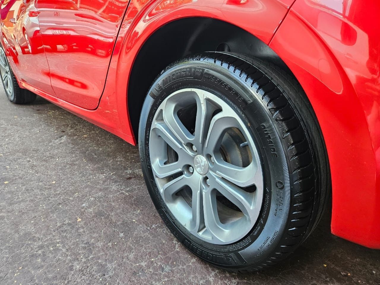 Peugeot 208 Usado en Mendoza, deRuedas