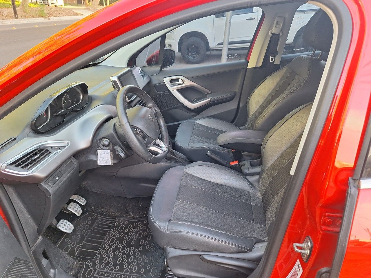 Peugeot 208 Usado en Mendoza, deRuedas