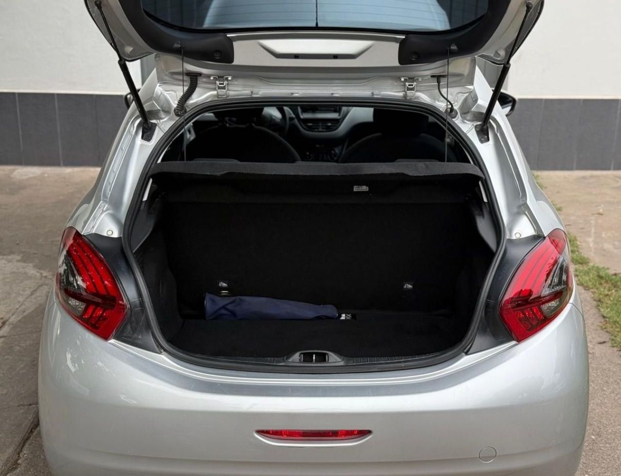 Peugeot 208 Usado Financiado en Córdoba, deRuedas