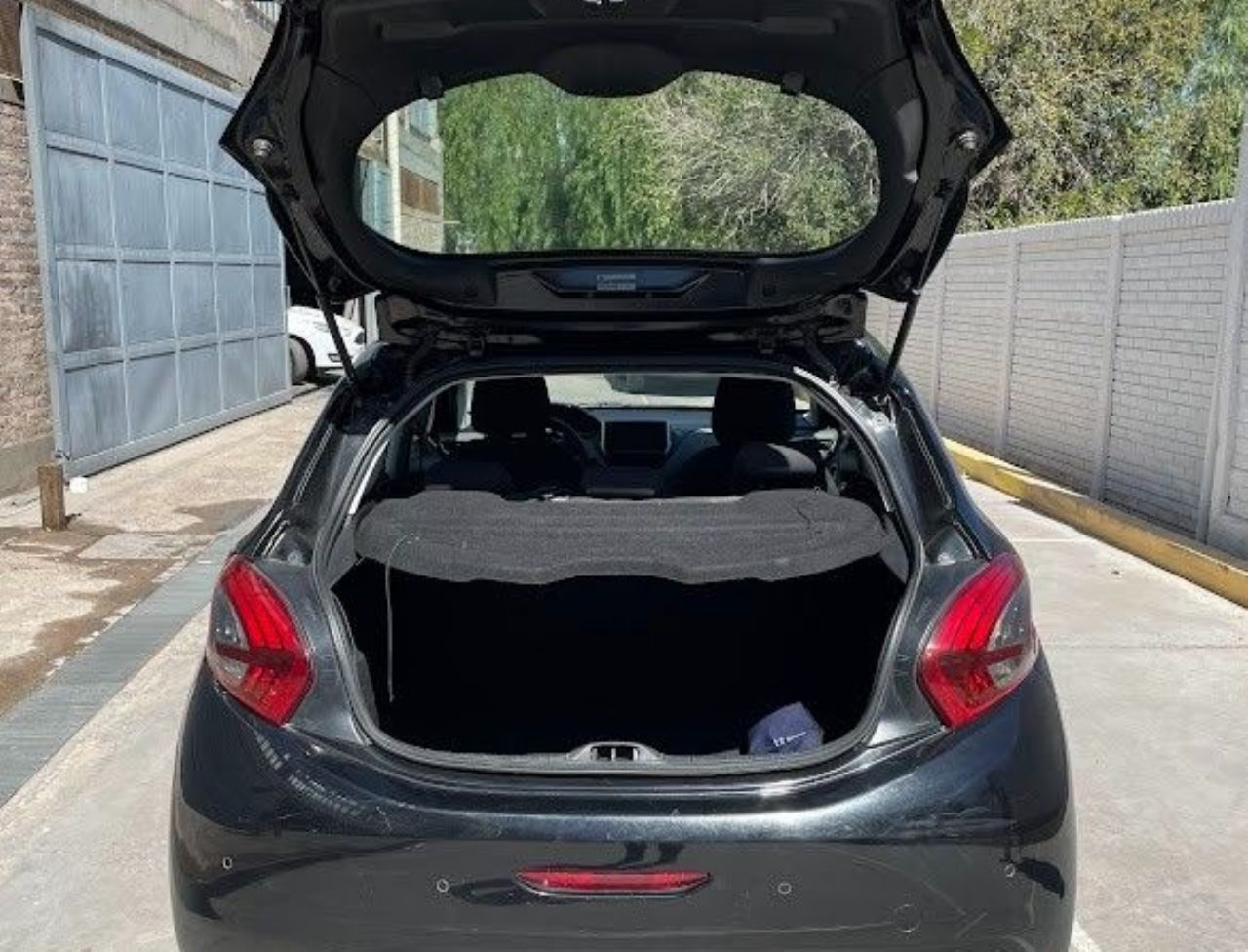 Peugeot 208 Usado en San Juan, deRuedas