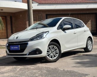 Peugeot 208 Usado en Córdoba Financiado