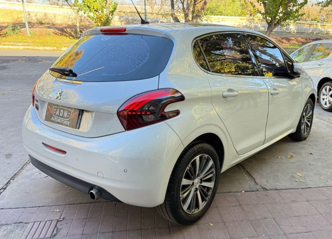 Peugeot 208 Usado en Mendoza, deRuedas