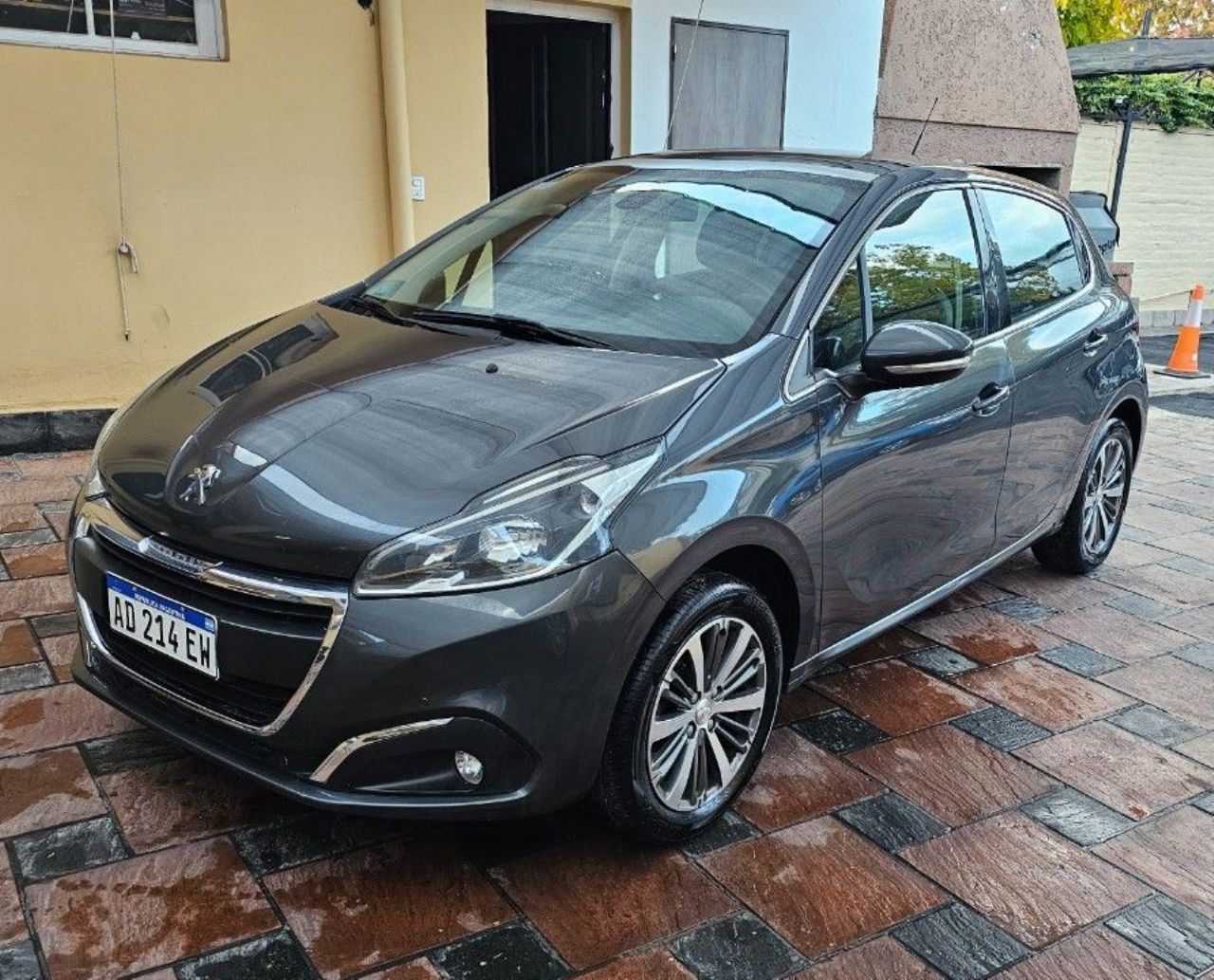 Peugeot 208 Usado en Mendoza, deRuedas