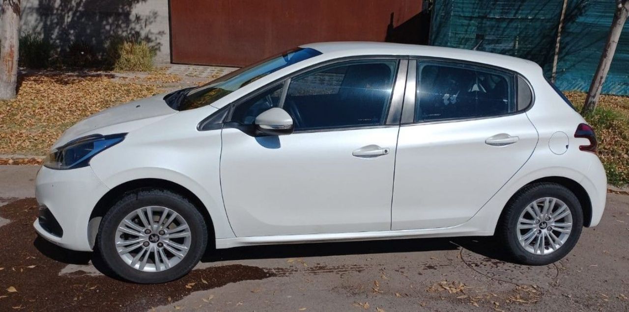 Peugeot 208 Usado en Mendoza, deRuedas