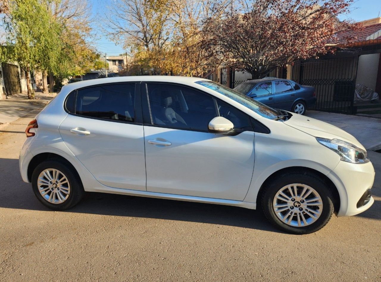 Peugeot 208 Usado en Mendoza, deRuedas