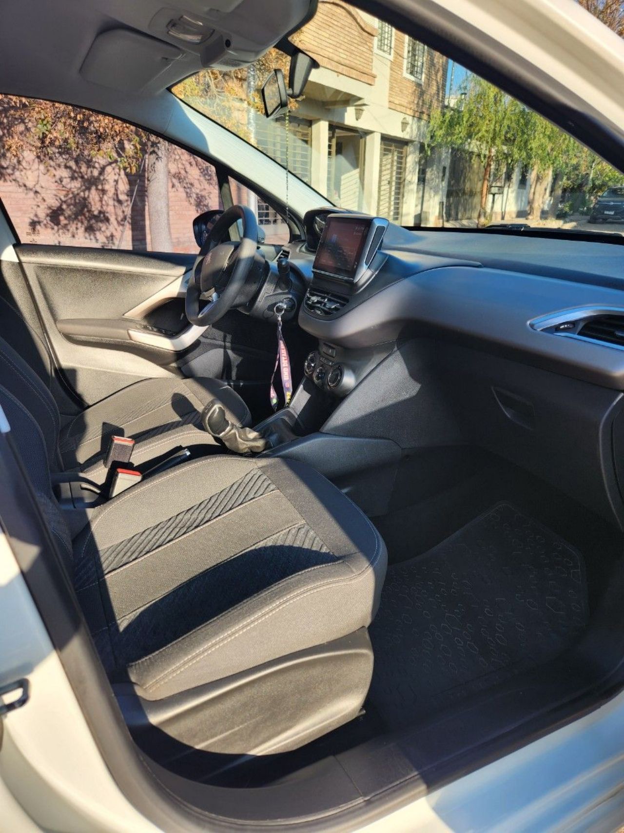 Peugeot 208 Usado en Mendoza, deRuedas
