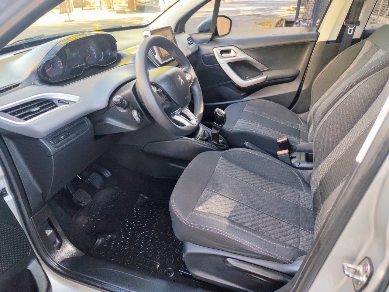 Peugeot 208 Usado en Mendoza, deRuedas