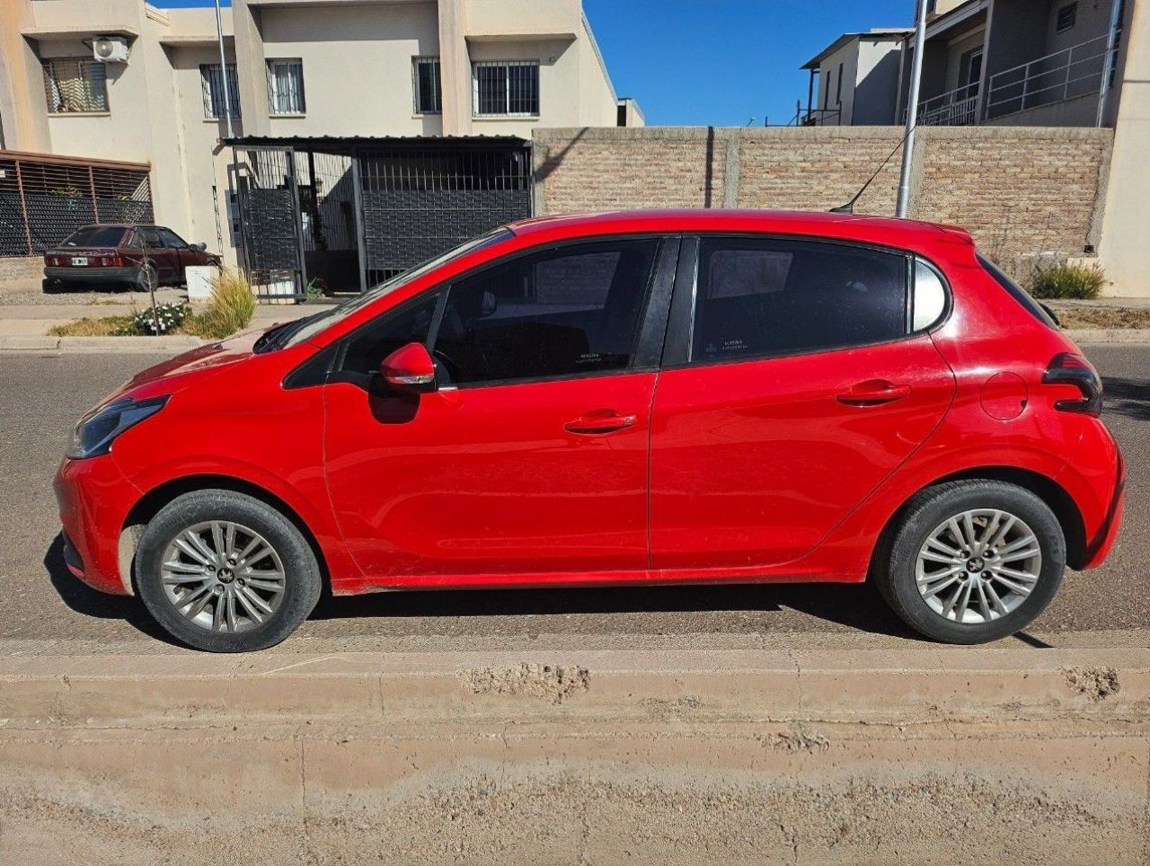 Peugeot 208 Usado en Mendoza, deRuedas