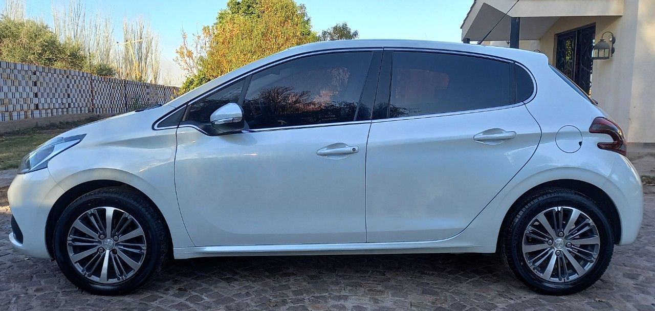 Peugeot 208 Usado en Mendoza, deRuedas