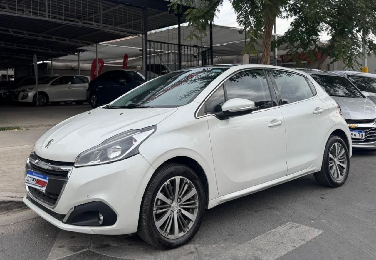 Peugeot 208 Usado Financiado en San Juan, deRuedas