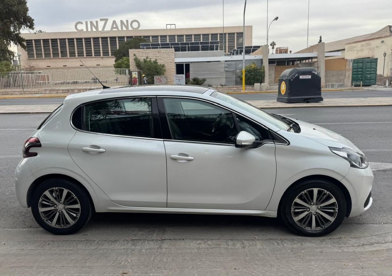 Peugeot 208 Usado Financiado en San Juan, deRuedas