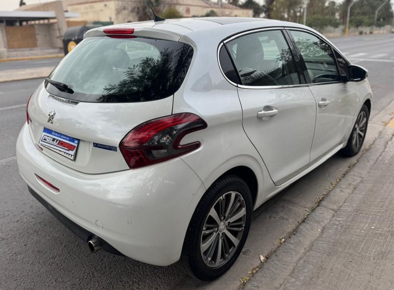 Peugeot 208 Usado Financiado en San Juan, deRuedas