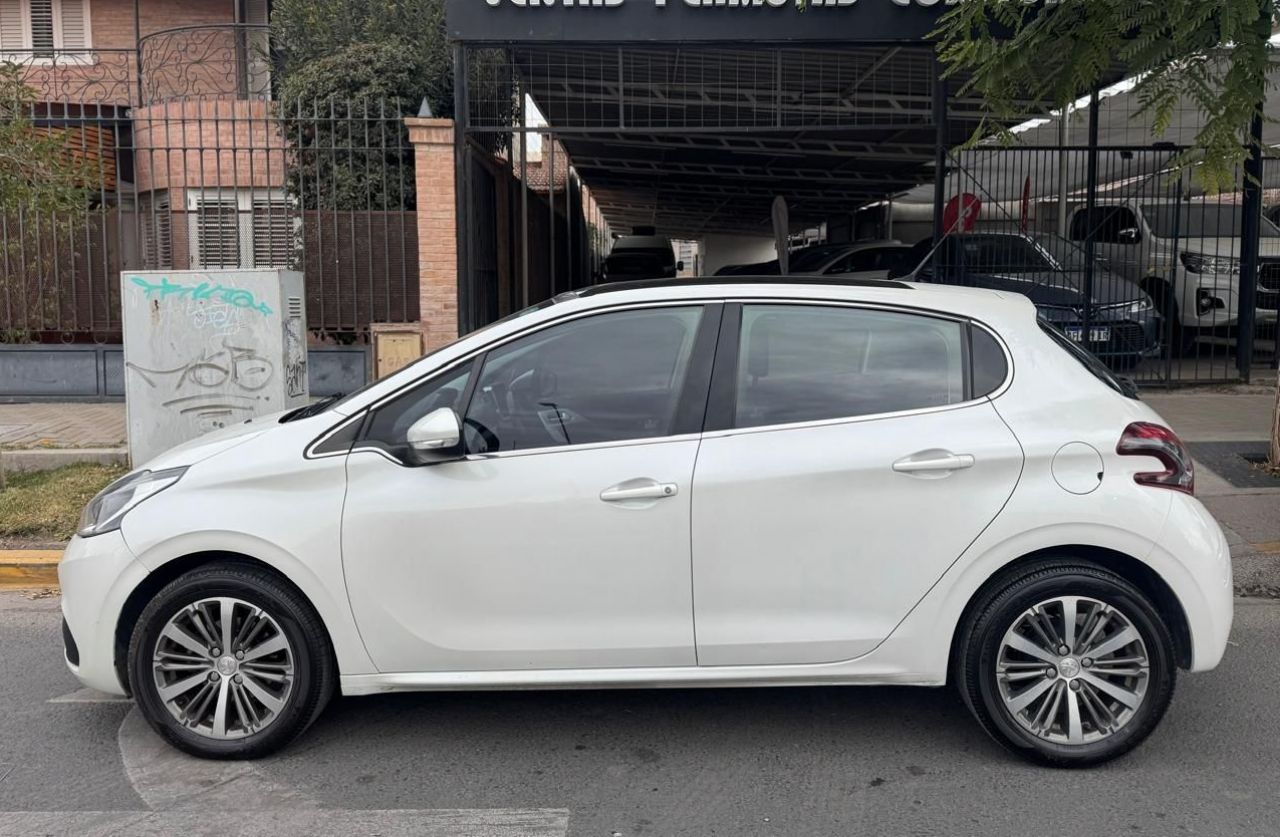 Peugeot 208 Usado Financiado en San Juan, deRuedas