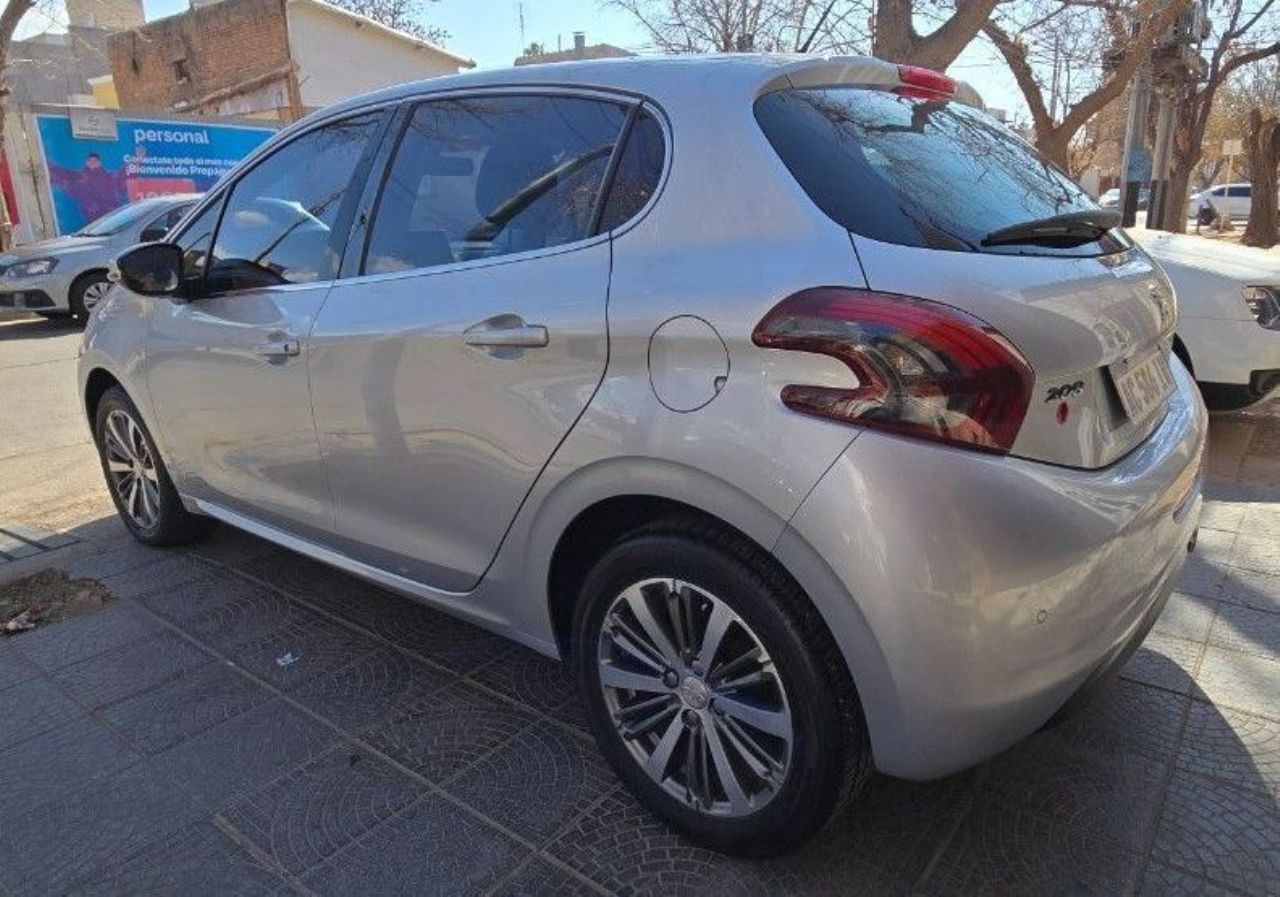 Peugeot 208 Usado en Mendoza, deRuedas