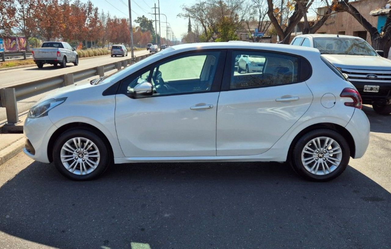 Peugeot 208 Usado en Mendoza, deRuedas
