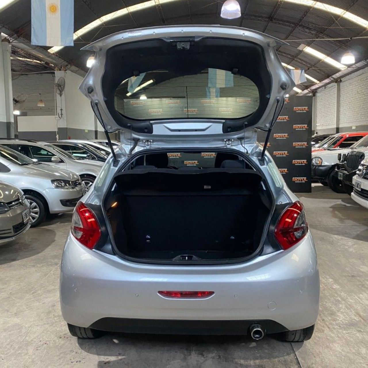 Peugeot 208 Usado en Mendoza, deRuedas