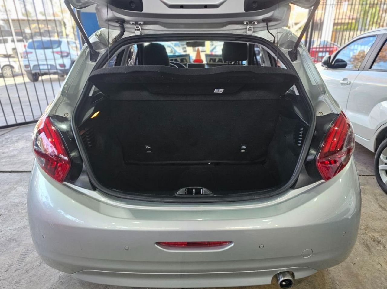 Peugeot 208 Usado en Mendoza, deRuedas