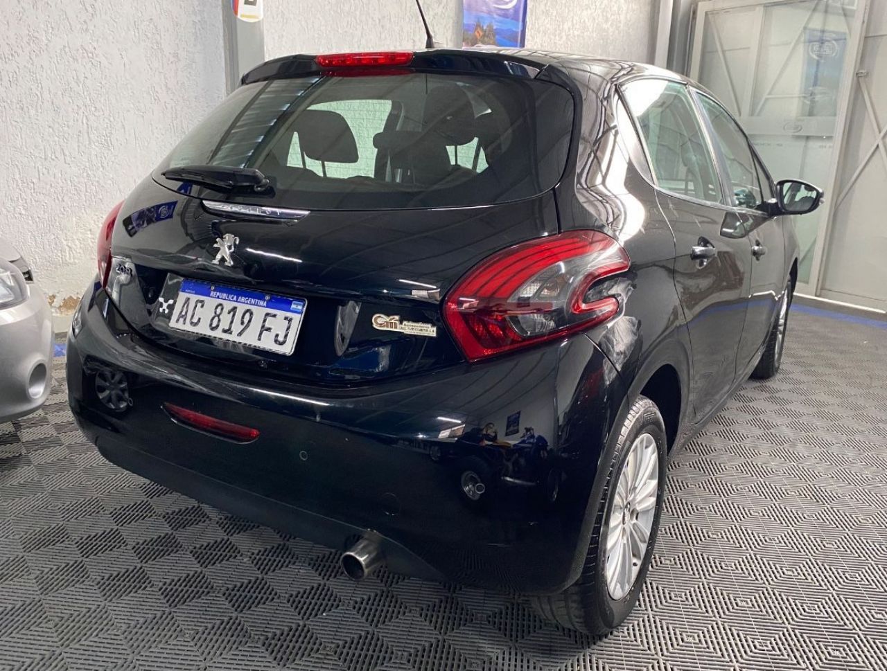 Peugeot 208 Usado Financiado en Mendoza, deRuedas