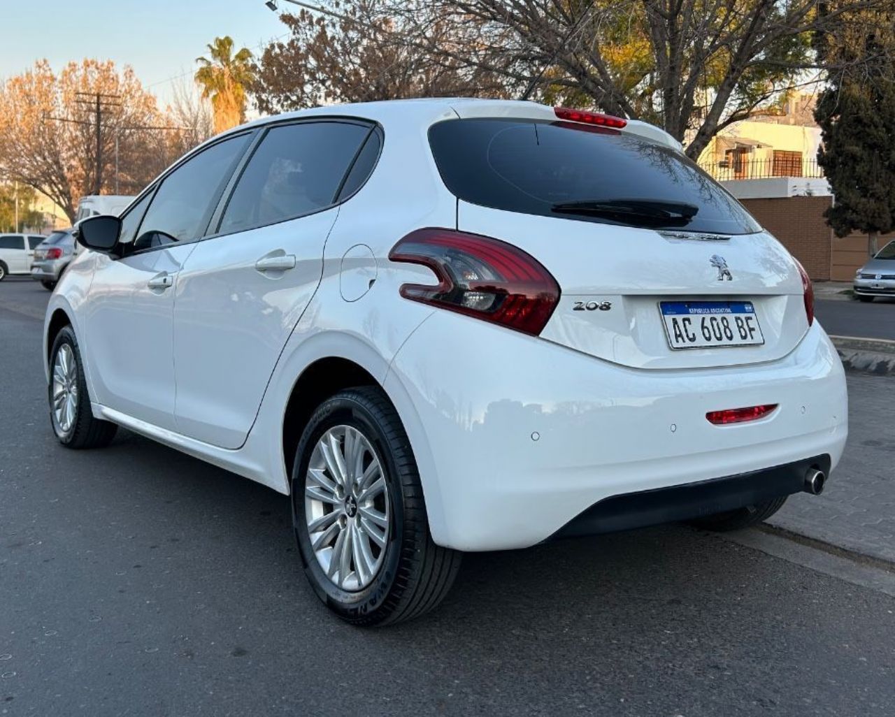 Peugeot 208 Usado Financiado en Mendoza, deRuedas