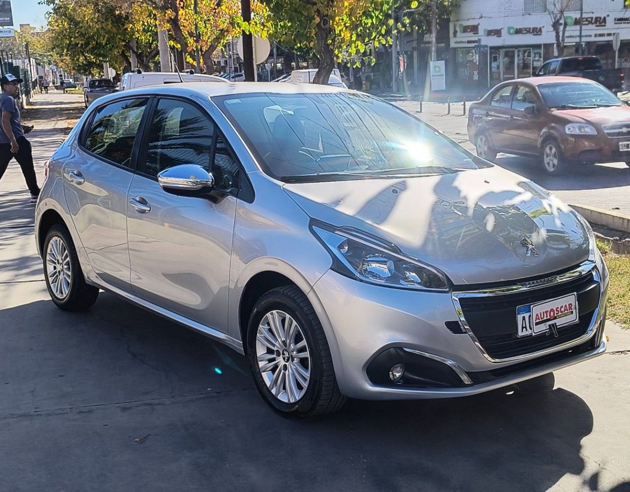 Peugeot 208 Usado Financiado en Mendoza, deRuedas