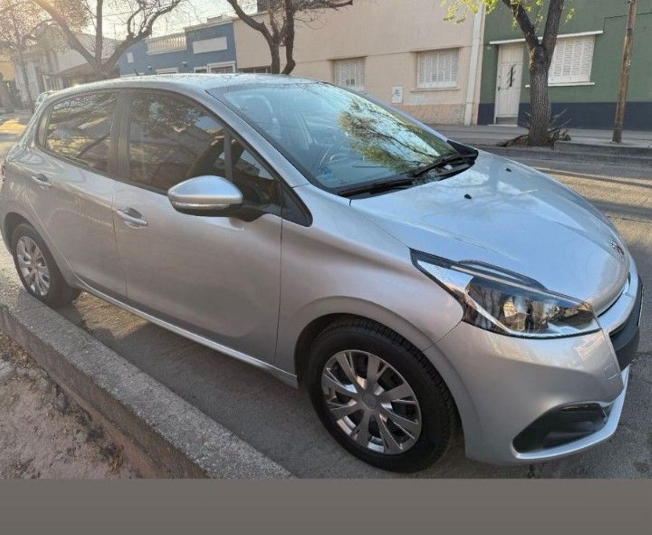 Peugeot 208 Usado en Mendoza, deRuedas