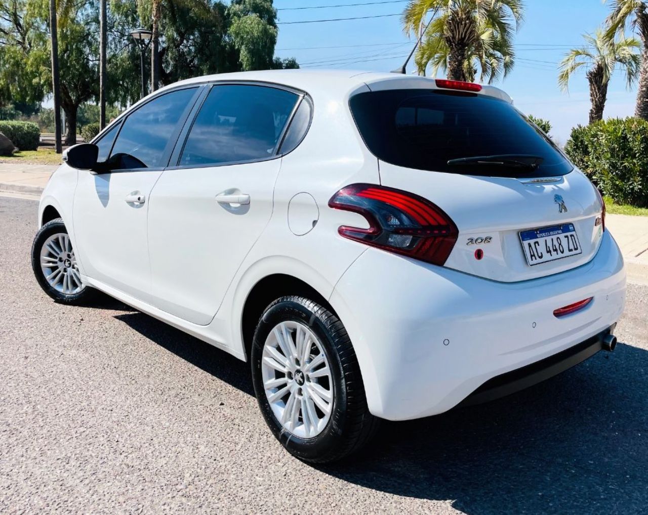 Peugeot 208 Usado Financiado en Mendoza, deRuedas