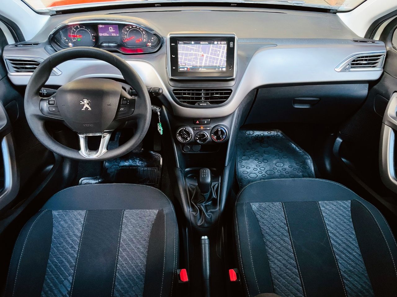 Peugeot 208 Usado Financiado en Mendoza, deRuedas