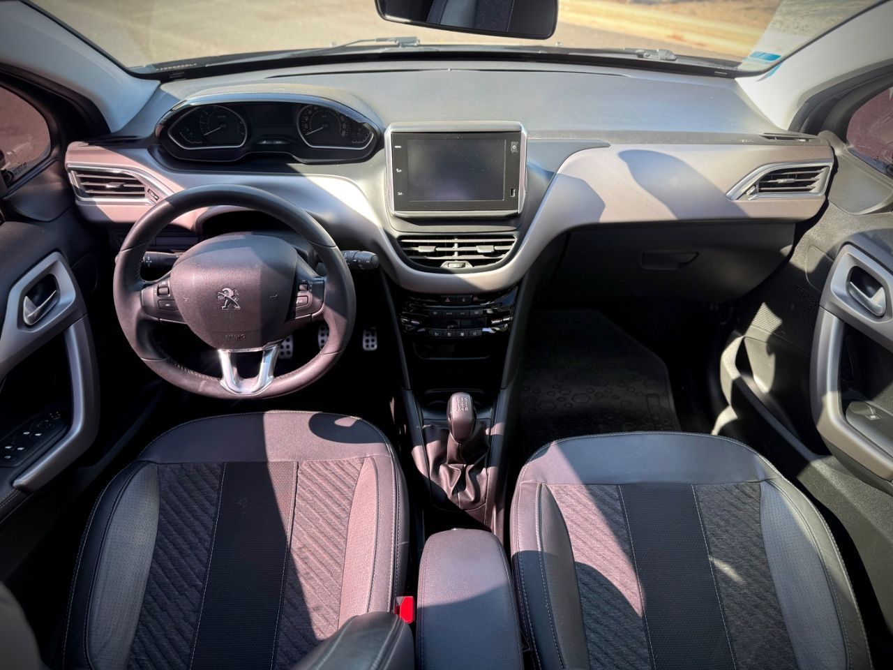 Peugeot 208 Usado Financiado en Mendoza, deRuedas