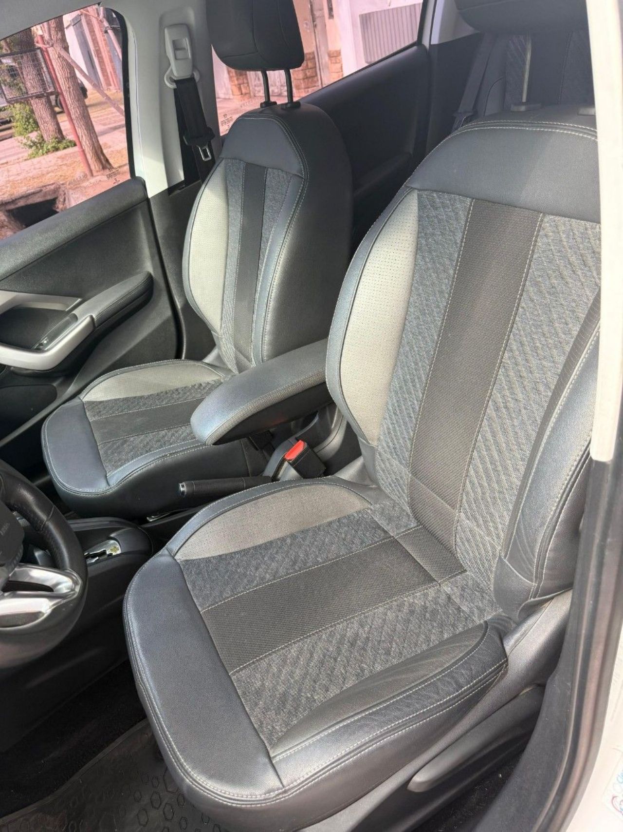 Peugeot 208 Usado en Mendoza, deRuedas