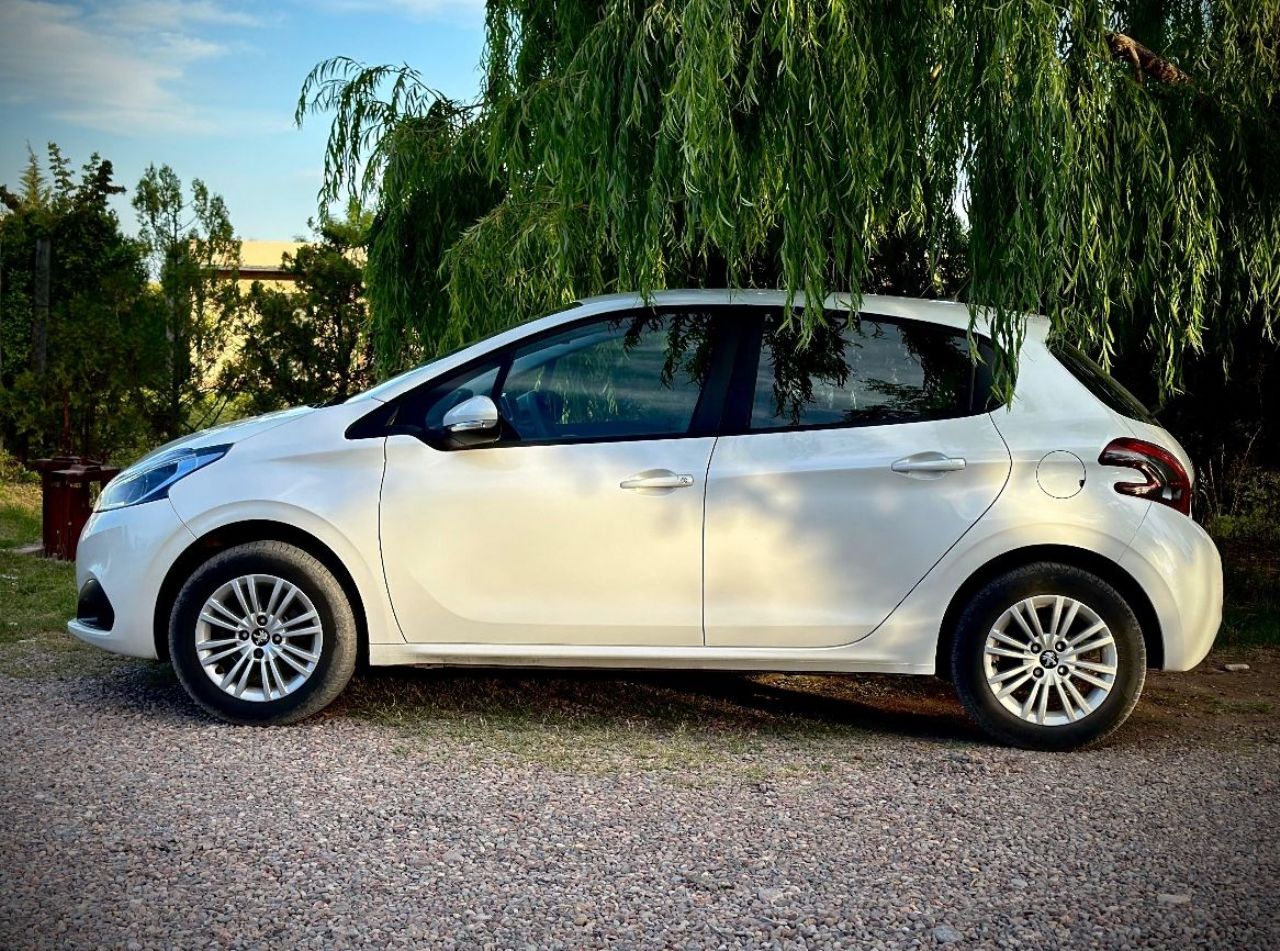 Peugeot 208 Usado en Mendoza, deRuedas