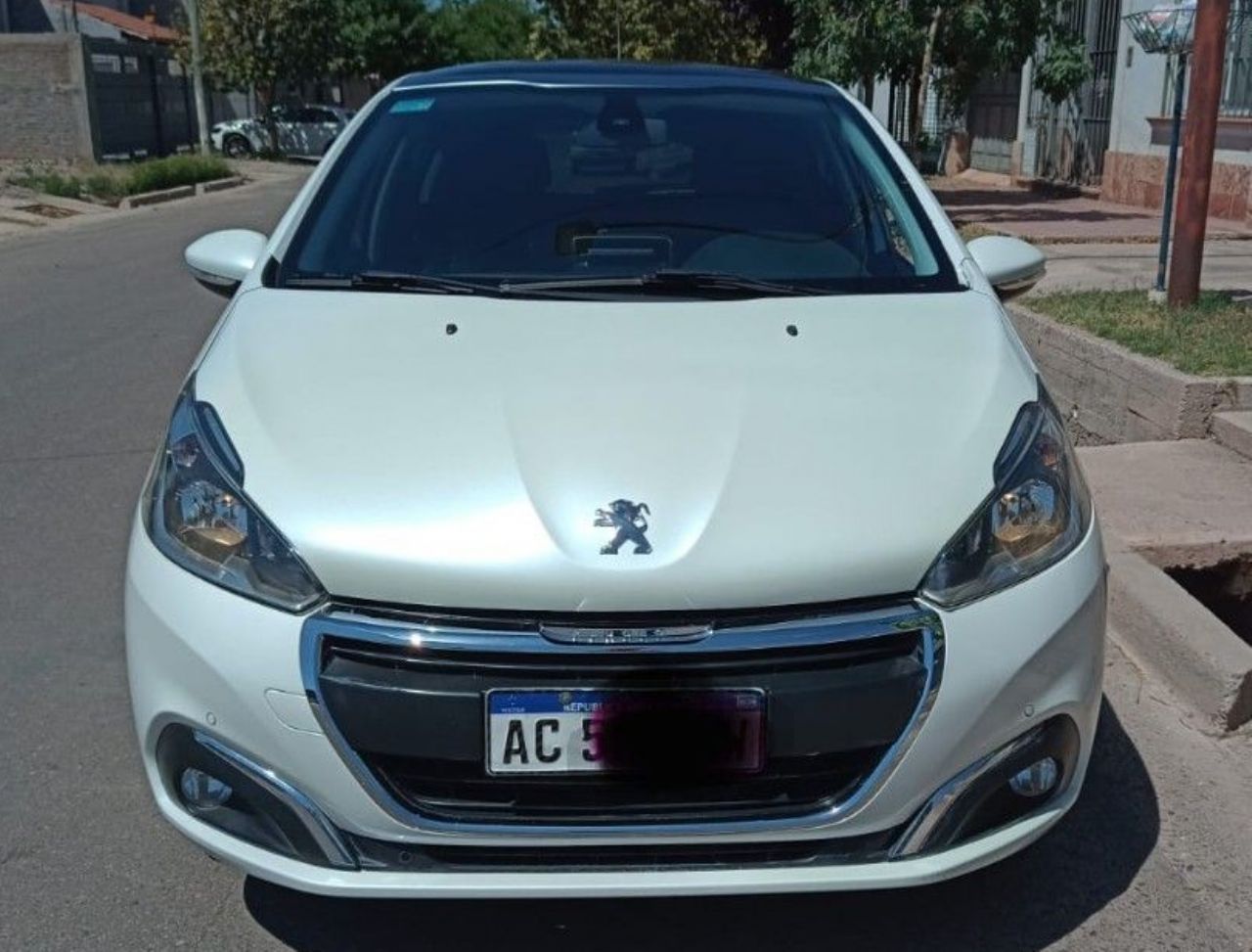 Peugeot 208 Usado en Mendoza, deRuedas