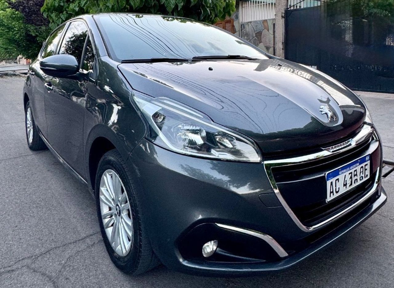 Peugeot 208 Usado Financiado en Mendoza, deRuedas