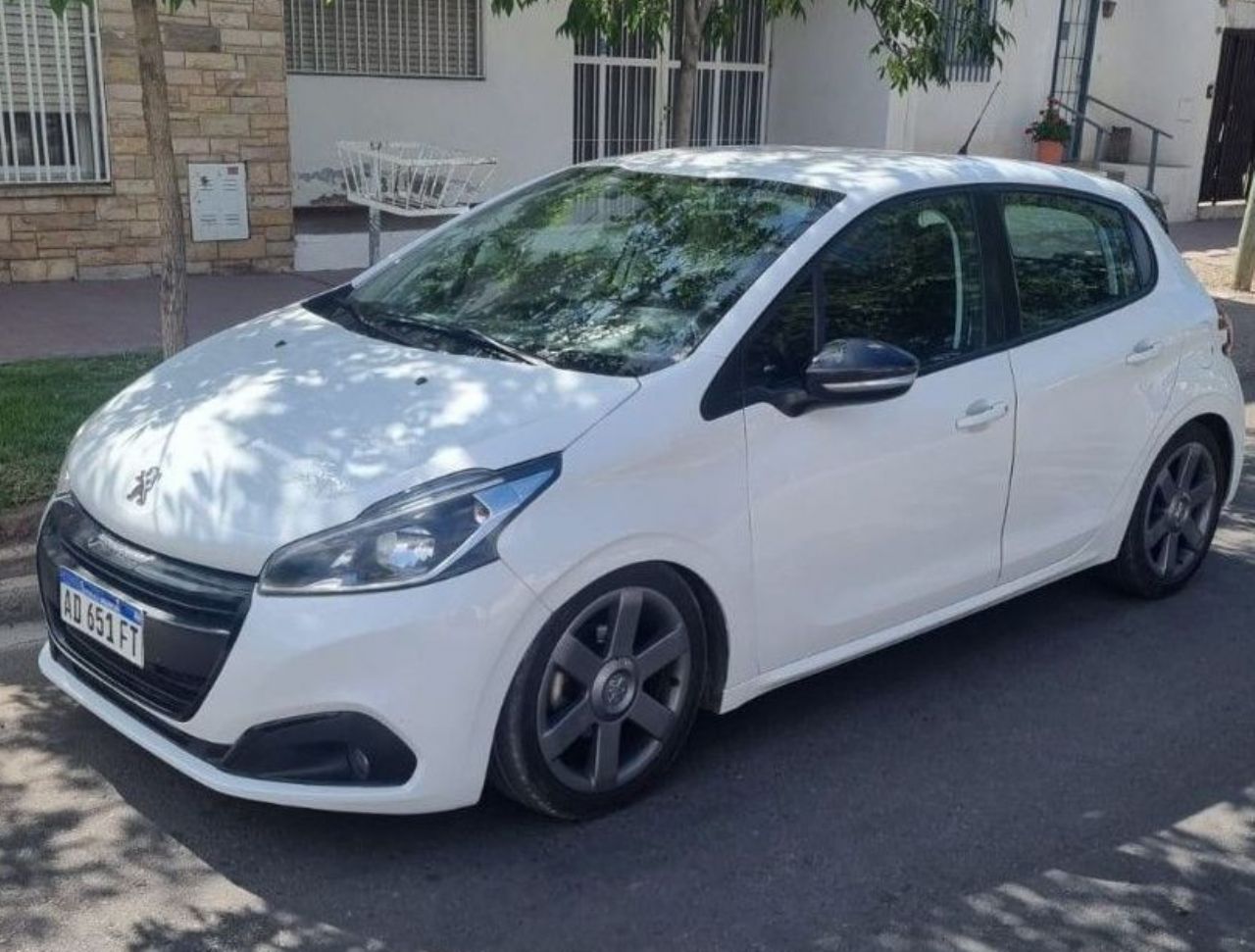 Peugeot 208 Usado en Mendoza, deRuedas