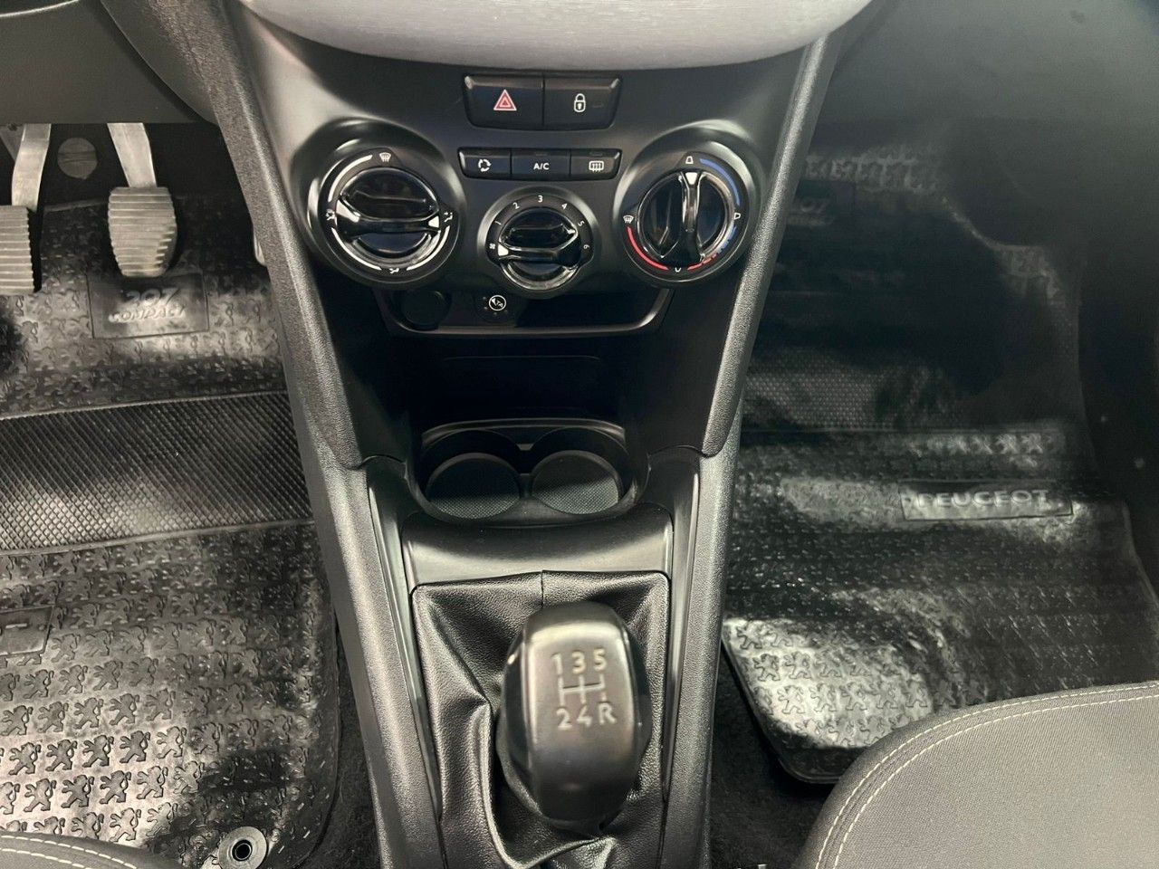 Peugeot 208 Usado Financiado en Córdoba, deRuedas