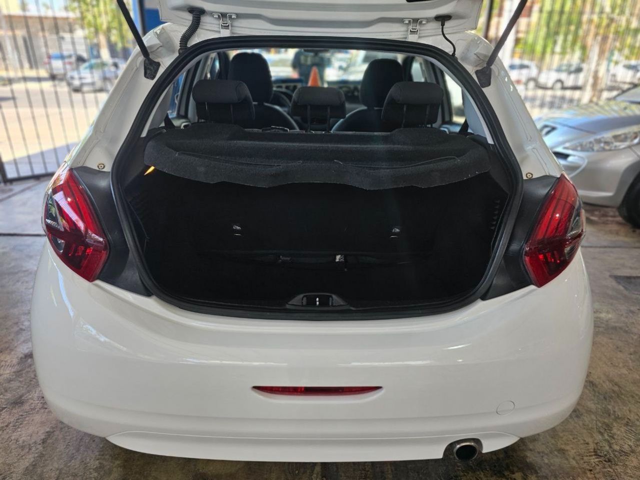 Peugeot 208 Usado en Mendoza, deRuedas
