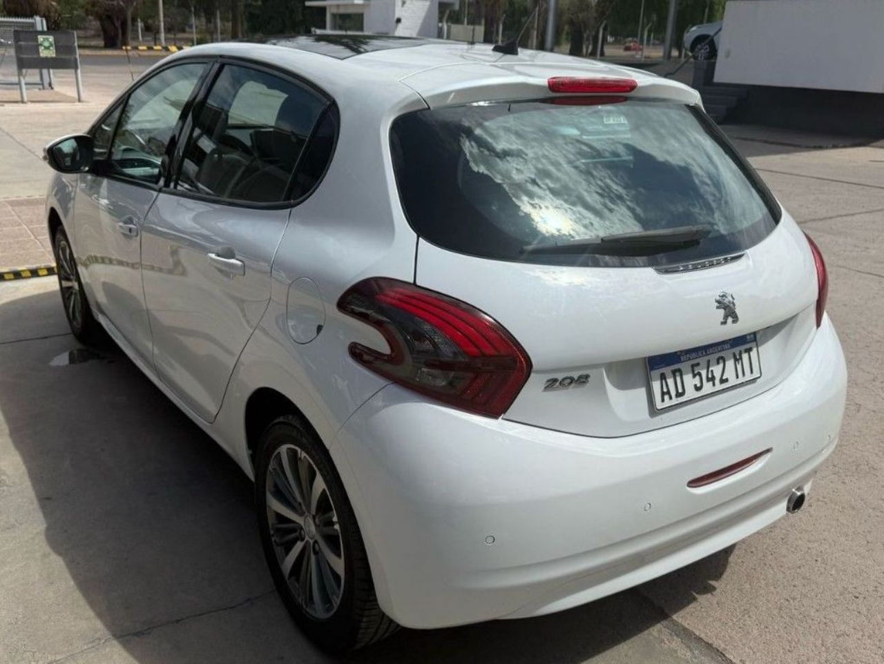 Peugeot 208 Usado en Mendoza, deRuedas