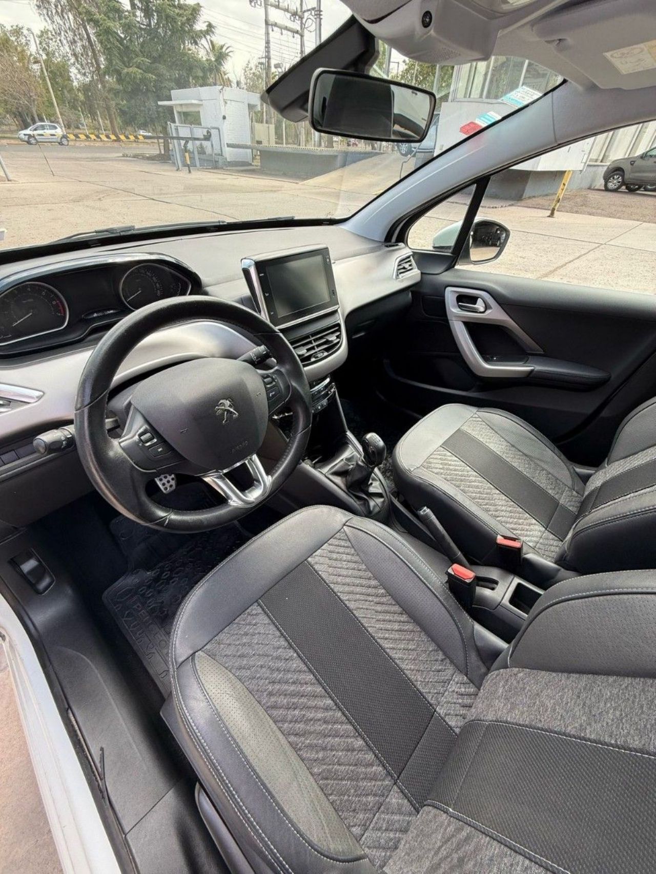 Peugeot 208 Usado en Mendoza, deRuedas