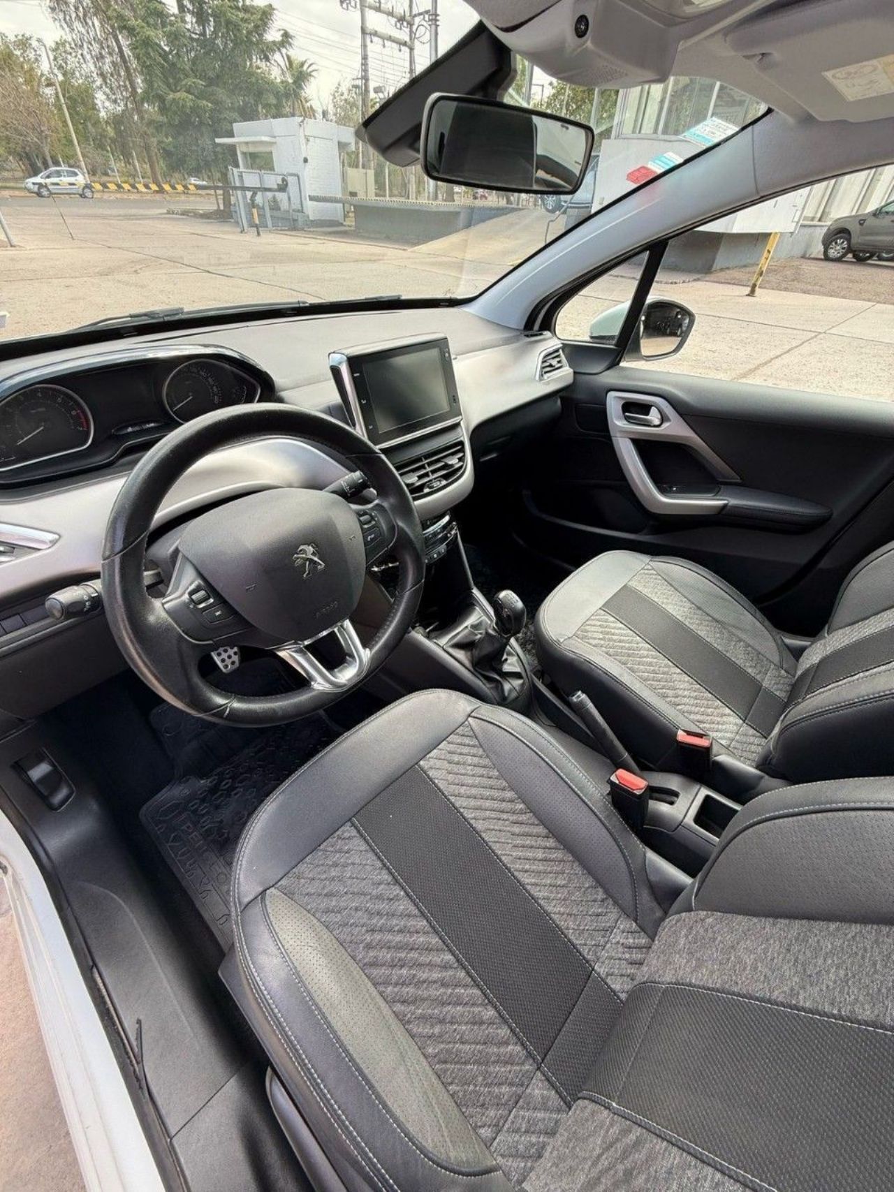 Peugeot 208 Usado en Mendoza, deRuedas