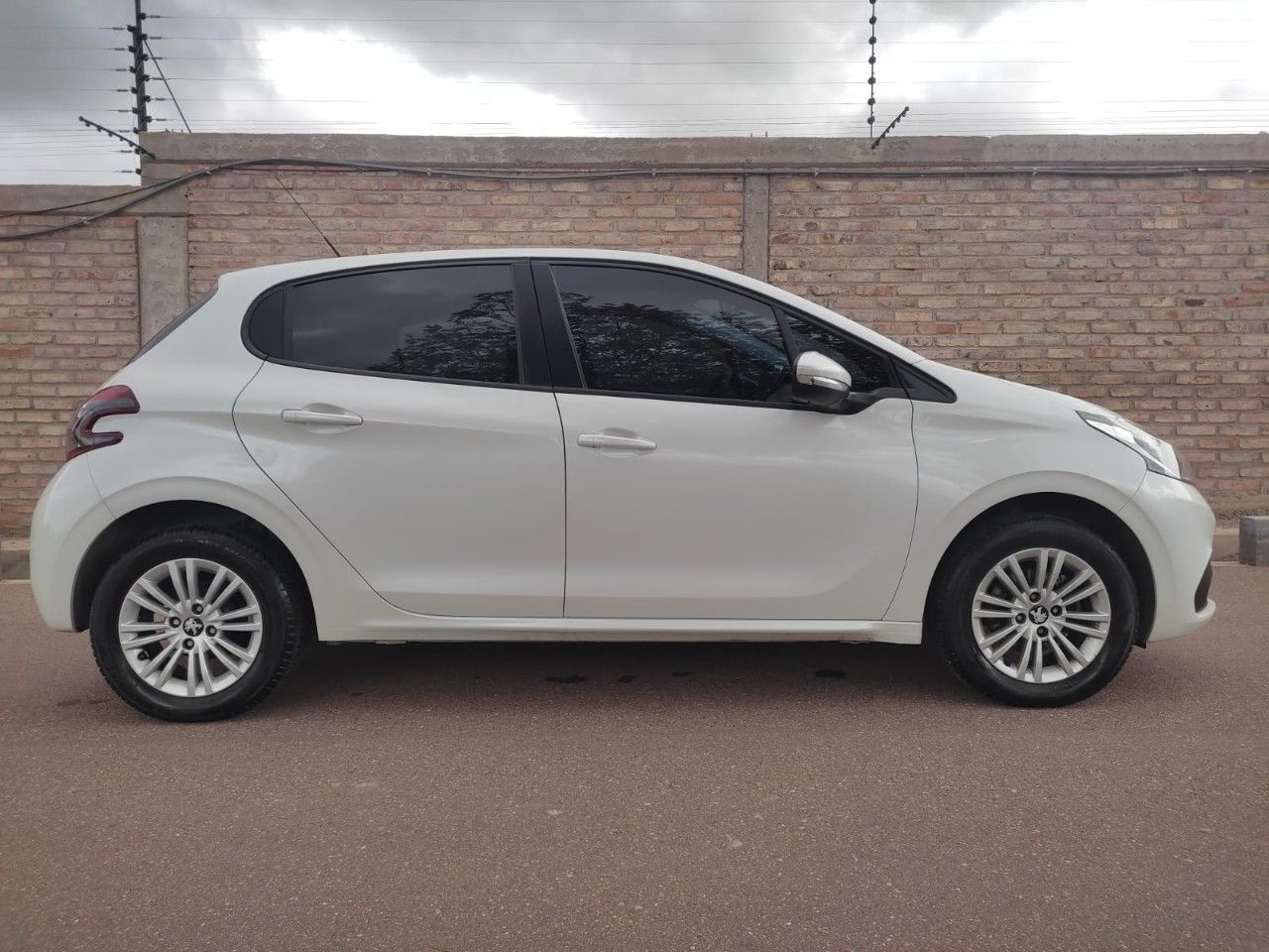 Peugeot 208 Usado en Mendoza, deRuedas