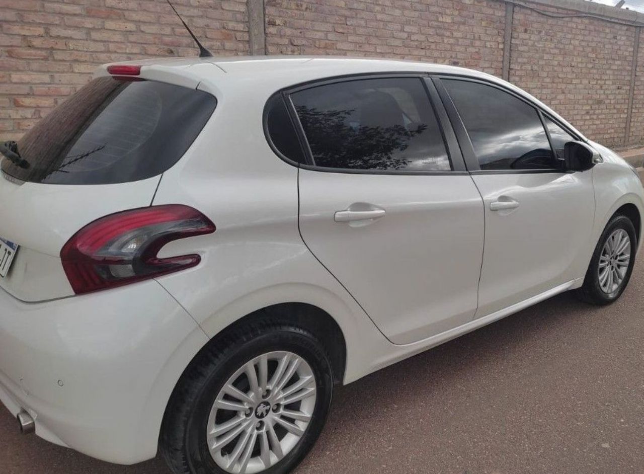 Peugeot 208 Usado en Mendoza, deRuedas